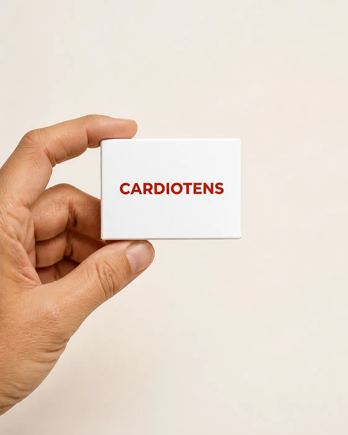 Cardiotens Plus — Verpackung in der Hand