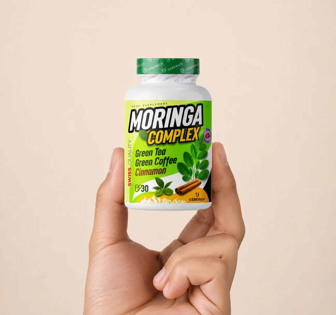 Moringa Complex — Verpackung in der Hand