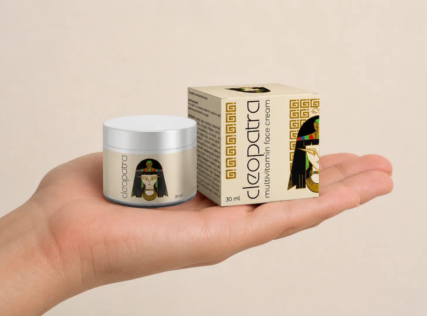 Cleopatra cream lp — Verpackung in der Hand